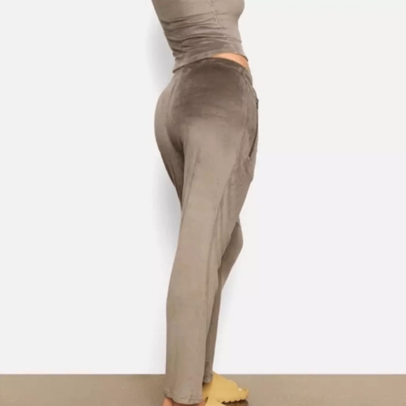 NWT SKIMS Velour Wide Leg Track Pants: Gunmetal - Picture 2 of 8